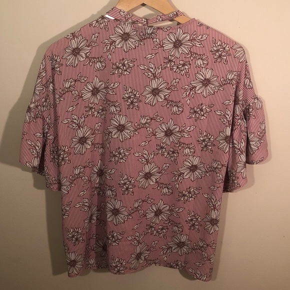 3/$25 🙌🏼 bobeau Floral Stripe Tie Neck Blouse M - Picture 4 of 5